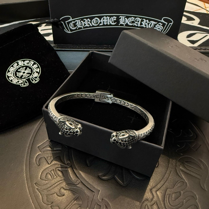 Ch*0me He**ts bracelets